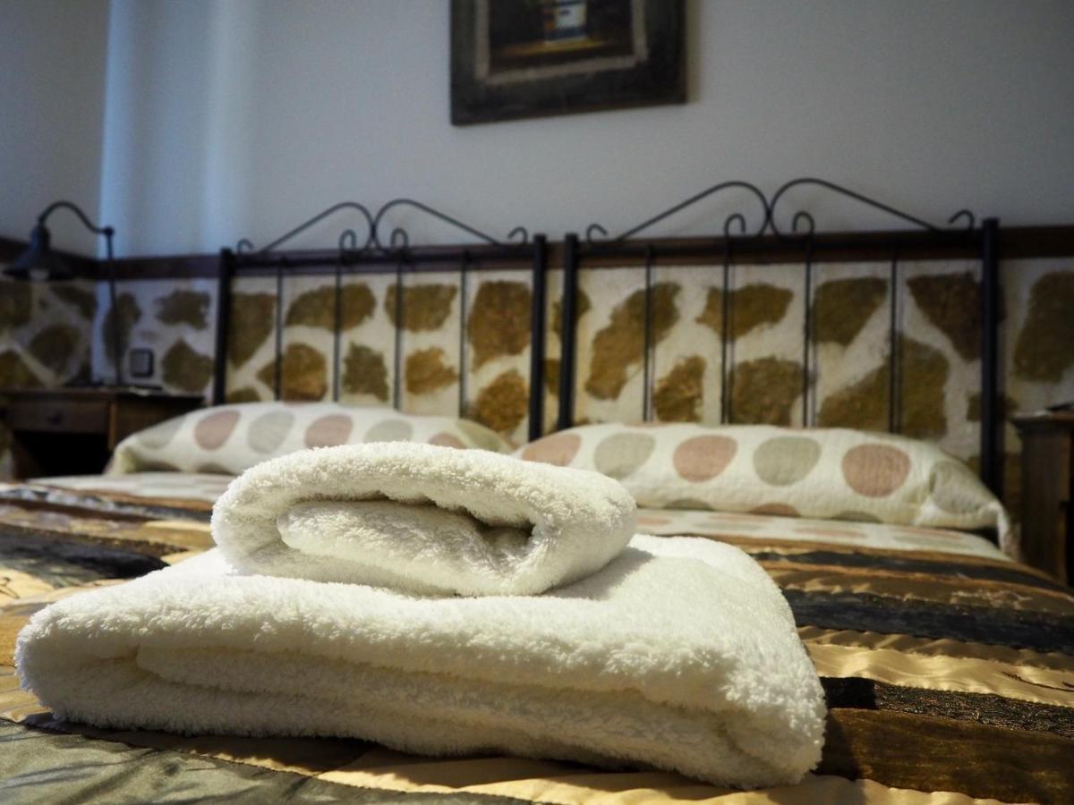 El Rincon De Anter Apartment Higuera de las Duenas ภายนอก รูปภาพ